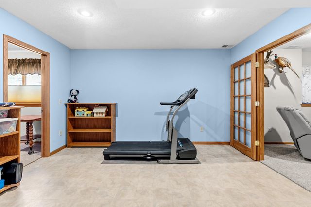 1316 Berwick Lane, Mahtomedi, MN 55115