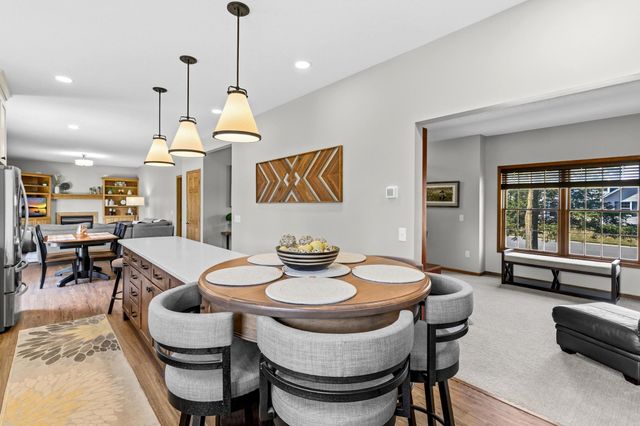 1316 Berwick Lane, Mahtomedi, MN 55115