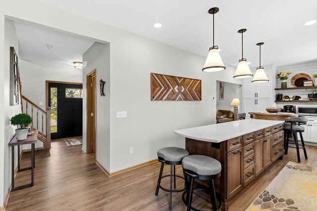 1316 Berwick Lane, Mahtomedi, MN 55115