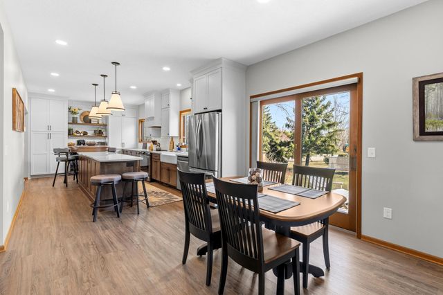 1316 Berwick Lane, Mahtomedi, MN 55115