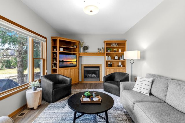 1316 Berwick Lane, Mahtomedi, MN 55115