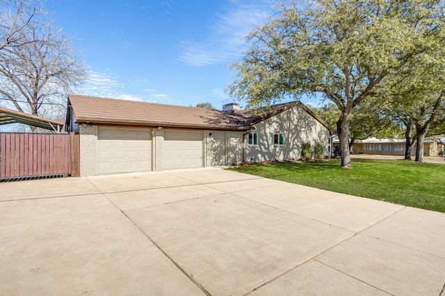 6940 Bal Lake Drive, Fort Worth, TX 76116