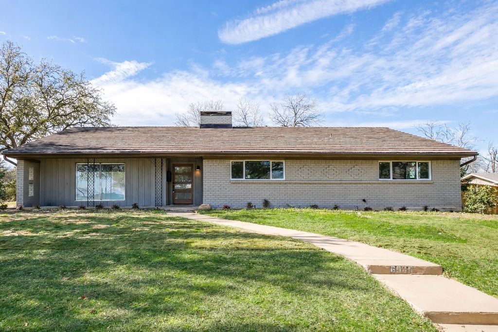 6940 Bal Lake Drive, Fort Worth, TX 76116