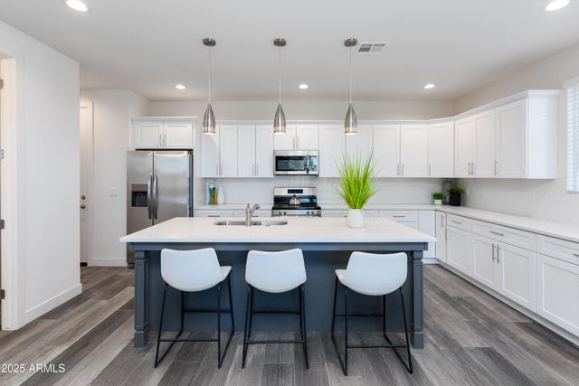 476 S SOHO Lane 2, Chandler, AZ 85225