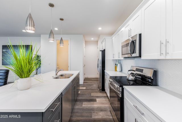 476 S SOHO Lane 2, Chandler, AZ 85225