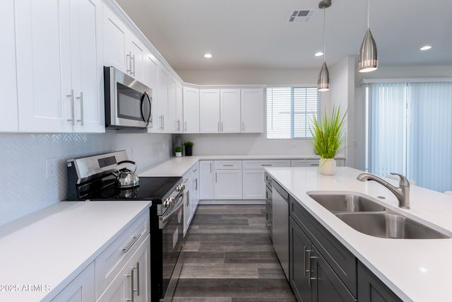 476 S SOHO Lane 2, Chandler, AZ 85225