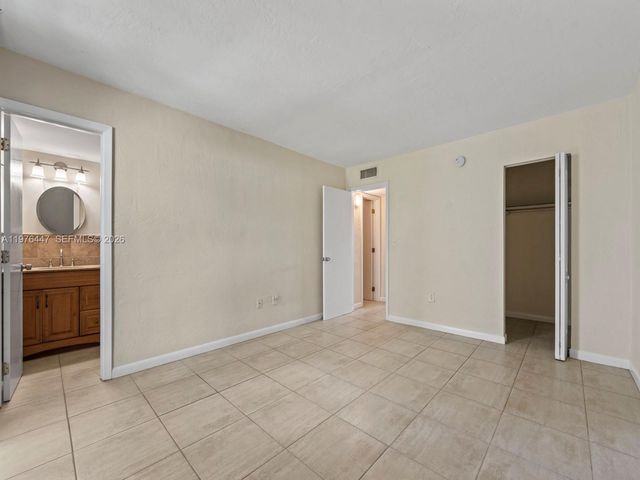 6900 N Kendall Dr A203, Pinecrest, FL 33156