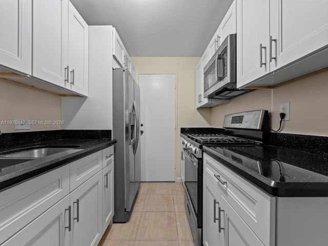 6900 N Kendall Dr A203, Pinecrest, FL 33156