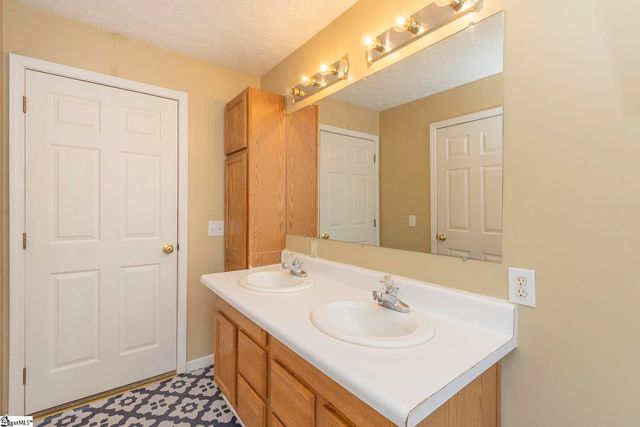 107 Brookside Circle, Honea Path, SC 29654