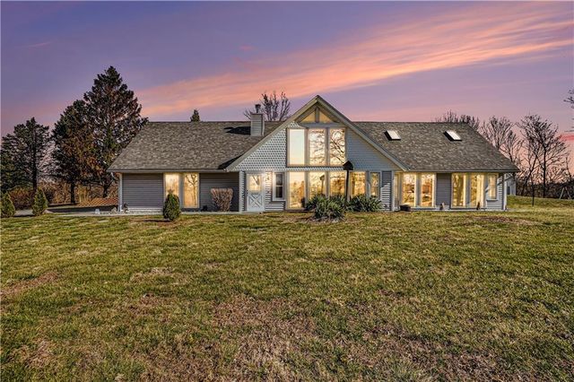 13319 Darlin Drive, Smithville, MO 64089