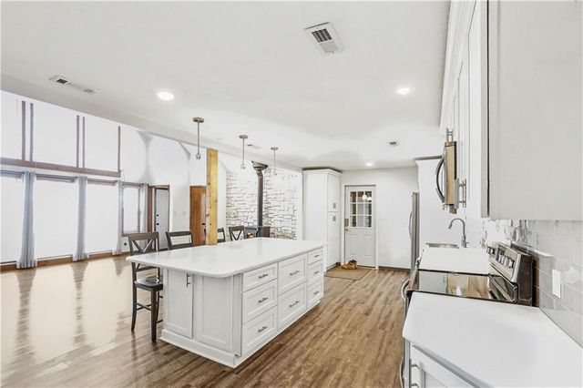 13319 Darlin Drive, Smithville, MO 64089