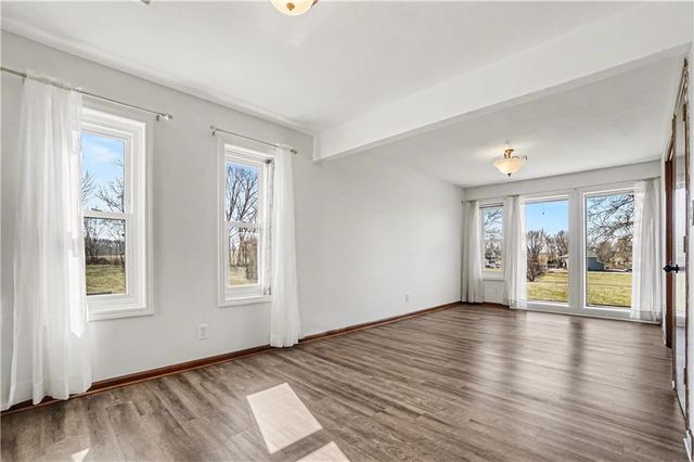 13319 Darlin Drive, Smithville, MO 64089