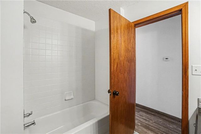 13319 Darlin Drive, Smithville, MO 64089