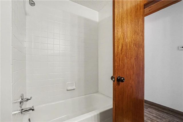 13319 Darlin Drive, Smithville, MO 64089