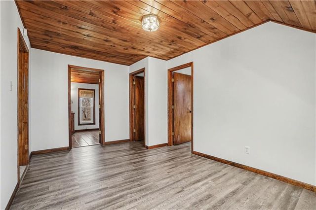 13319 Darlin Drive, Smithville, MO 64089