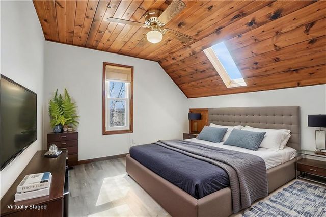 13319 Darlin Drive, Smithville, MO 64089