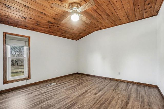 13319 Darlin Drive, Smithville, MO 64089