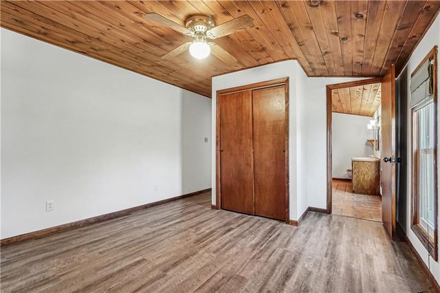 13319 Darlin Drive, Smithville, MO 64089