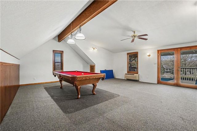 13319 Darlin Drive, Smithville, MO 64089