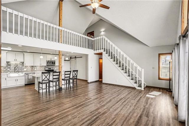 13319 Darlin Drive, Smithville, MO 64089