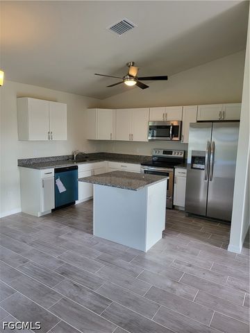 1714 NE 10th LN, Cape Coral, FL 33909
