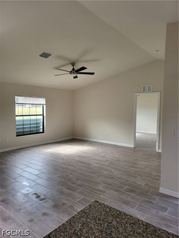 1714 NE 10th LN, Cape Coral, FL 33909