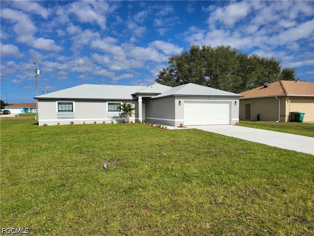 1714 NE 10th LN, Cape Coral, FL 33909