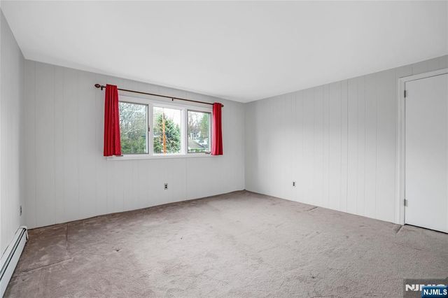31 Collins Avenue, Closter, NJ 07624