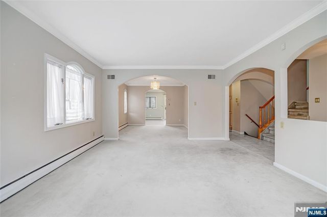 31 Collins Avenue, Closter, NJ 07624