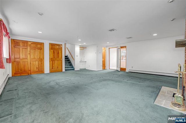 31 Collins Avenue, Closter, NJ 07624