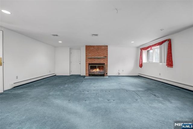31 Collins Avenue, Closter, NJ 07624