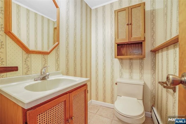 31 Collins Avenue, Closter, NJ 07624