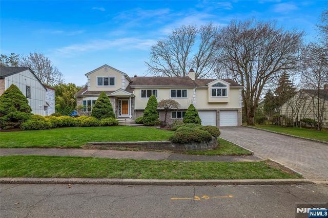 31 Collins Avenue, Closter, NJ 07624