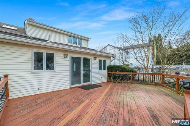 31 Collins Avenue, Closter, NJ 07624