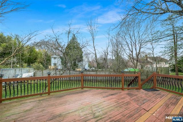 31 Collins Avenue, Closter, NJ 07624