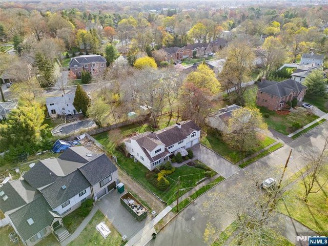 31 Collins Avenue, Closter, NJ 07624
