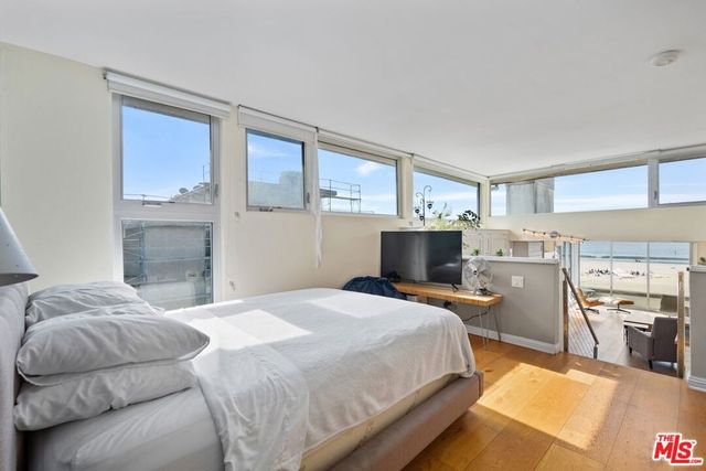 7 Fleet Street 201, Marina Del Rey, CA 90292