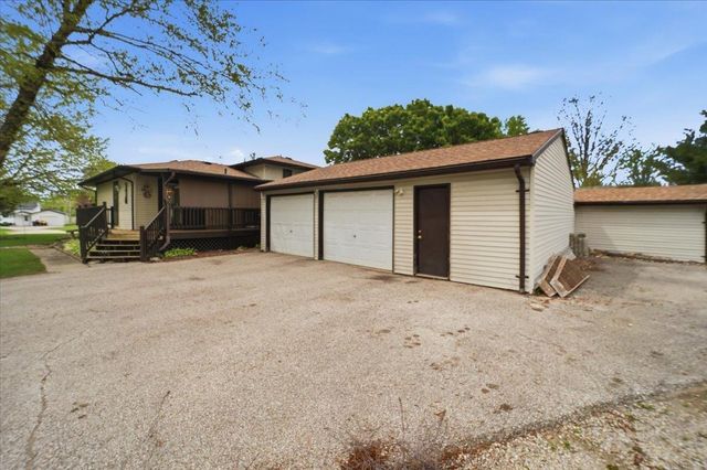 215 River Forest Road, Evansdale, IA 50707