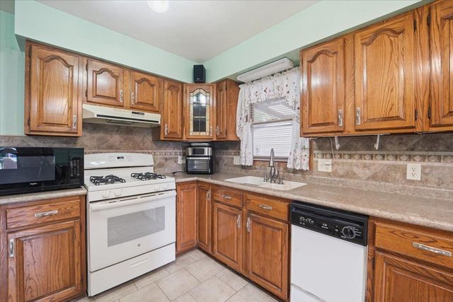 215 River Forest Road, Evansdale, IA 50707