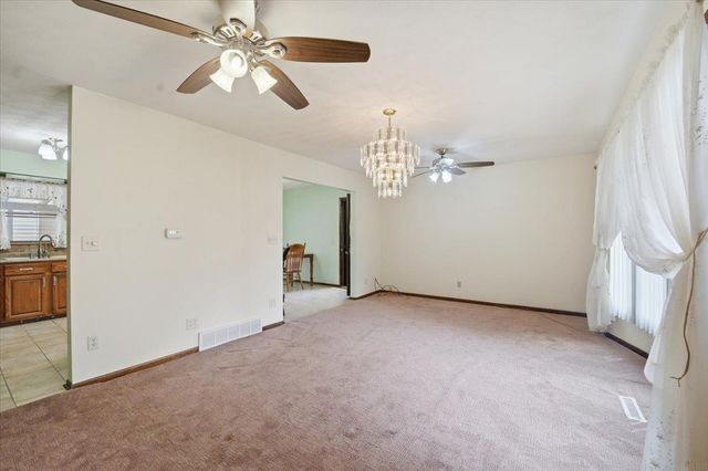 215 River Forest Road, Evansdale, IA 50707