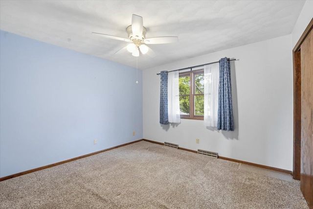 215 River Forest Road, Evansdale, IA 50707