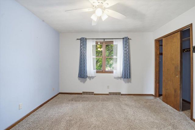 215 River Forest Road, Evansdale, IA 50707