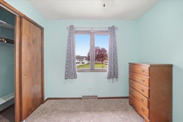 215 River Forest Road, Evansdale, IA 50707