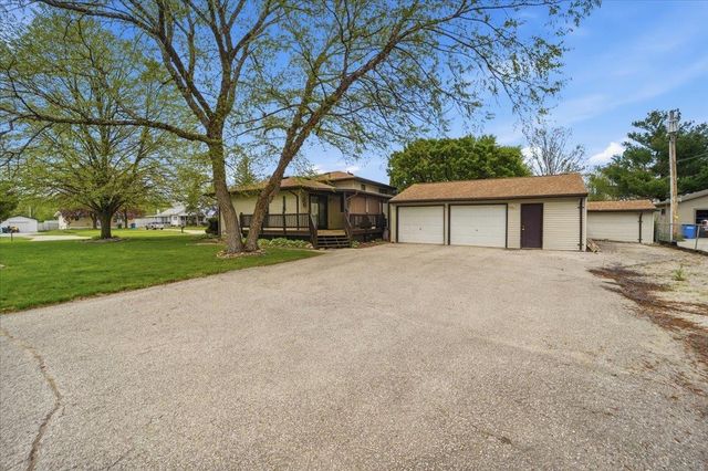 215 River Forest Road, Evansdale, IA 50707