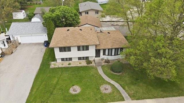 215 River Forest Road, Evansdale, IA 50707