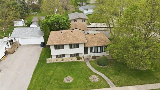 215 River Forest Road, Evansdale, IA 50707