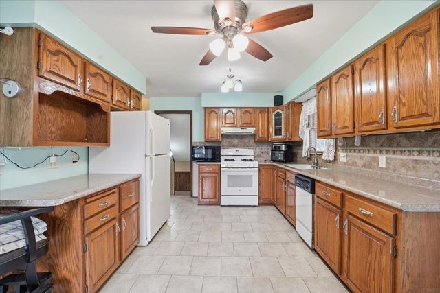 215 River Forest Road, Evansdale, IA 50707
