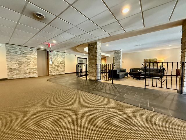 600 THAMES Parkway 3G, Park Ridge, IL 60068