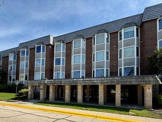 600 THAMES Parkway 3G, Park Ridge, IL 60068