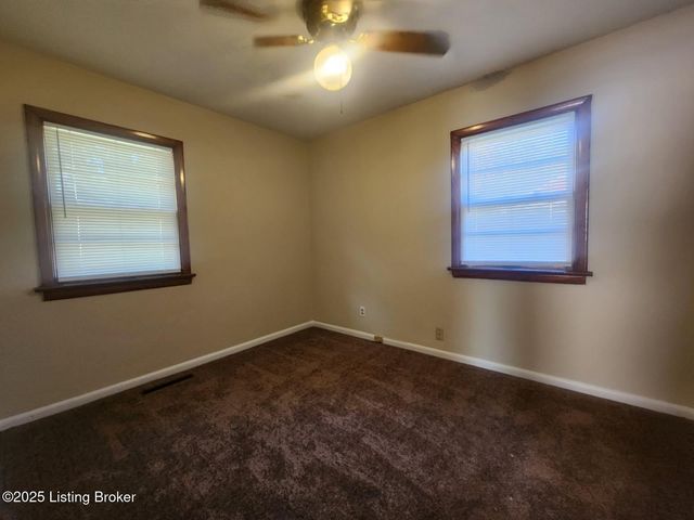 5534 Cartledge Ct, Louisville, KY 40214